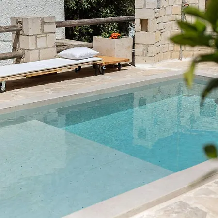 Antonia's Stonebuilt Mansion With A Private Pool