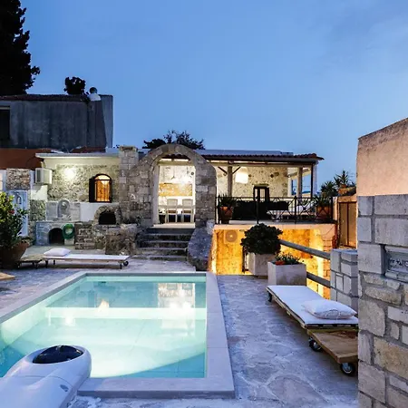 Antonia's Stonebuilt Mansion With A Private Pool